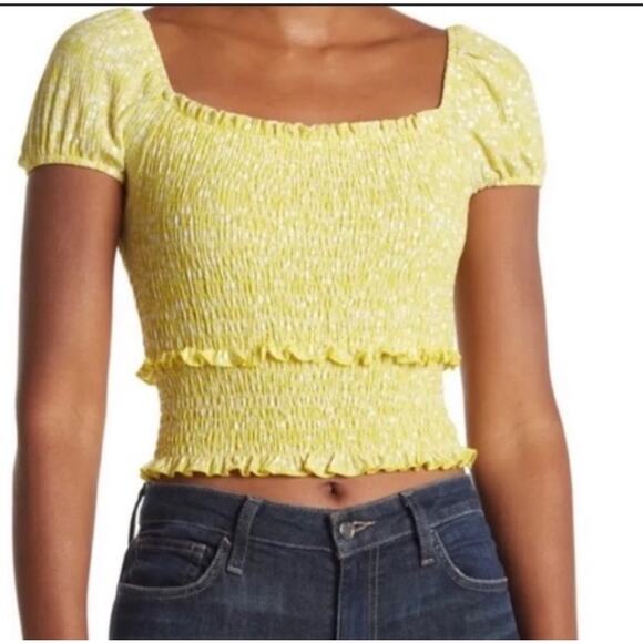 Lush Smocked Scoop Neck Crop Shirt Short Cap Sleeve Yellow Size Medium - Picture 1 of 6